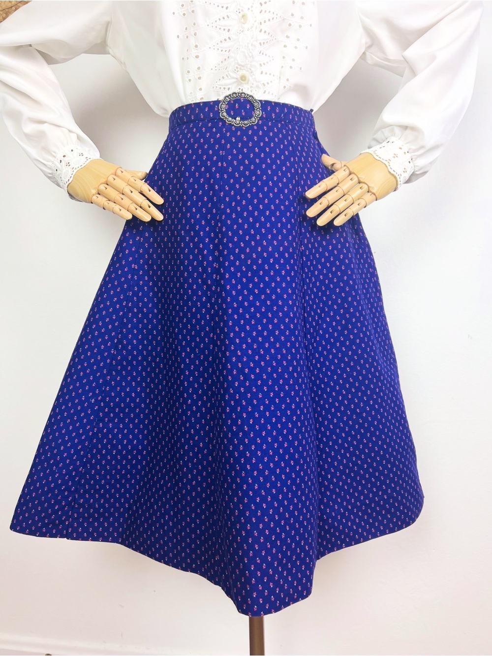 AUSTRIAN Octoberfest 80s Vintage Blue A-Line Skirt with Decorative Buckle S 26w